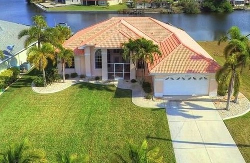 Pelican House | Modern Villa SW of Cape Coral in quiet Surfside Blvd area with gulf access
