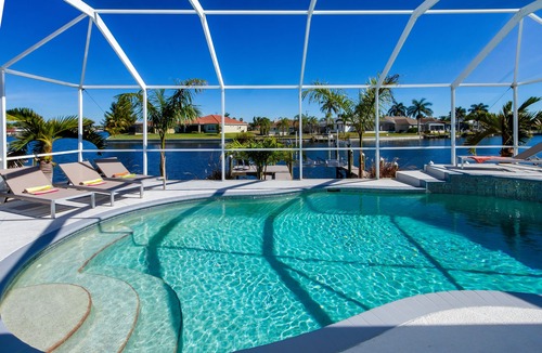 Pelican House | Modern Villa SW of Cape Coral in quiet Surfside Blvd area with gulf access