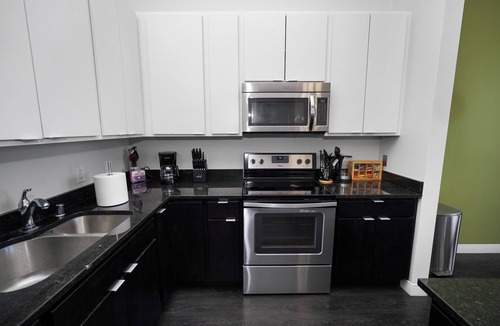 Westown Hotel | Modern Westown 2BR with Balcony - 5 min to Deer District