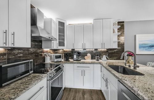 The Bluffs House | Modern Zen Beach Townhome – A Distinctive Retreat Near Jupiter's Best Beaches