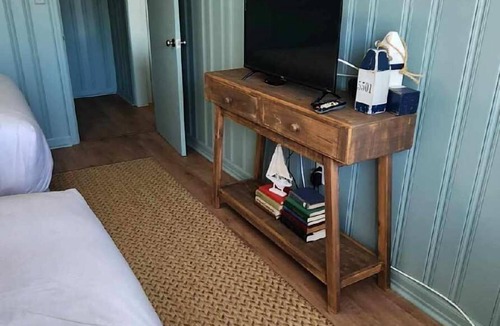 Biltmore Beach Hotel | Monterey Motel - Beach Cottage 10 at Beach Access 8. Large Pool. Newly Remodeled
