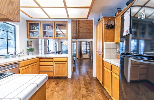 Truckee House | Monthly Lease - Whitetail Trail by Tahoe Getaways - Pet Friendly 2BR