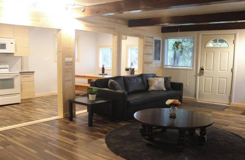 Island Park Cabin | Moose Tracks Cabin, close to Yellowstone, WIFI