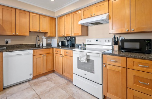 Potomac Falls House | MosbeyDistrict: Cozy Townhome Near DC