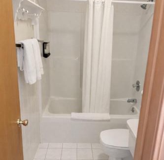 Lake George Hotel | Motel 6 Lake George, NY Adirondacks
