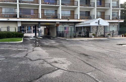 Norfolk Hotel | Motel 6 Norfolk, VA East Little Creek