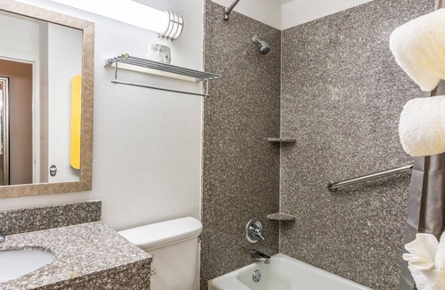 Petersburg Hotel | Motel 6 Petersburg, VA - Fort Lee