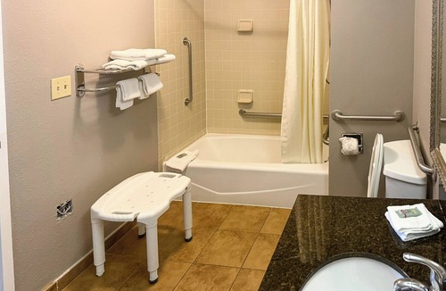 Aquia Harbour Hotel | Motel 6 Stafford, VA - Quantico
