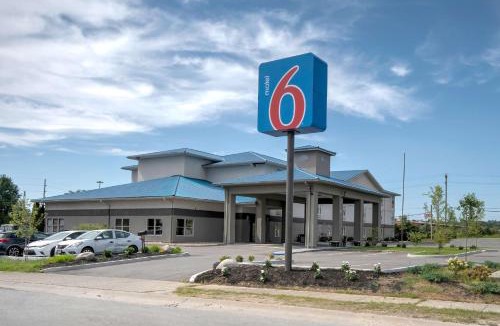 Walton Hotel | Motel 6 Walton, KY - Richwood - Cincinnati Airport South