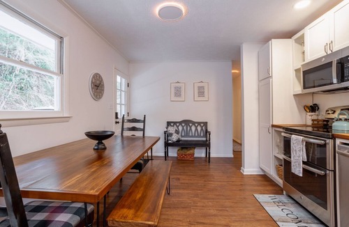 Fairview Cottage | Mountain Escape | Cozy Home Near Asheville