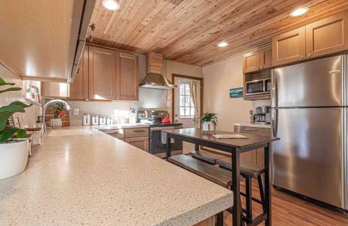 Florissant House | Mountain Getaway - Dark Sky Views - The Fossil Lodge
