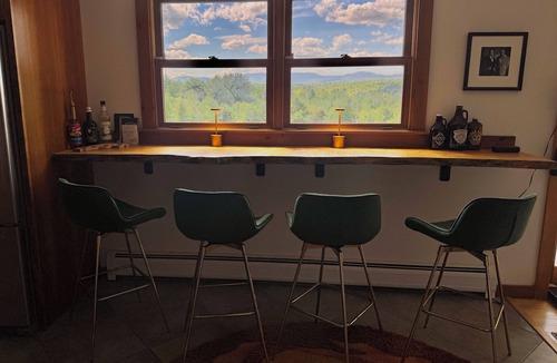 East Calais House | Mountain Glow Meadow: Serene Dark Sky Retreat