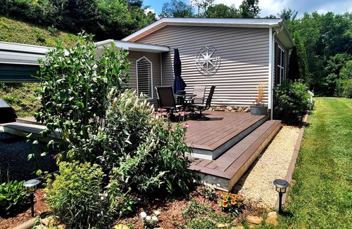 Fleetwood House | Mountain Retreat in Blue Ridge Mountains. Privacy! Owner Managed.
