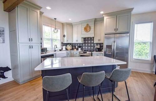 Clarkesville Cabin | Mountain Ridge Retreat