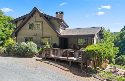 Sugar Grove House | Mountaineer Manor