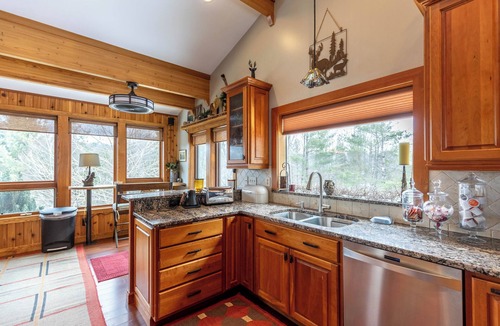 Sugar Grove Cabin | Mountaineer Manor- views, hot tub, 3 acres fenced in yard, pool table