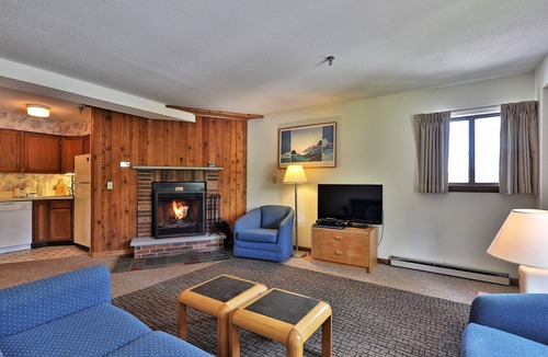 Killington Condo | Mt Green 2BR/2BA Condo: Close to Resort and Skiing. 3B7