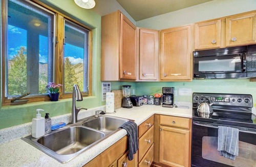 Cascade-Chipita Park House | Mtn Getaway Near Pikes Peak | Hot Tub & Pool Table