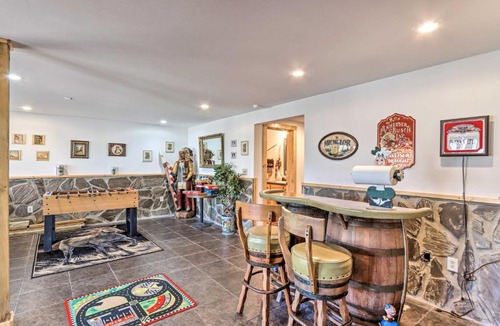 Murphy House | Murphy Cabin-Wheelchair accessible w/fire pit!