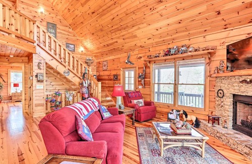 Murphy House | Murphy Cabin-Wheelchair accessible w/fire pit!
