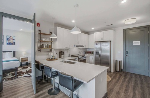 Rolling Mill Hill Condo | Muse Centrally located Nashville home near hot spots with elevator & central AC