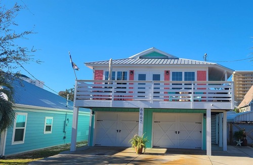 Holiday Beach House | Nash-Shell Beach Cottage. Close to the beach, pets considered.