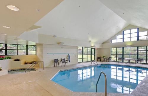 Pittman Center House | Nature is Calling! 2 Great Units, Close to Ripley s Moving Theater, Pool, Golf