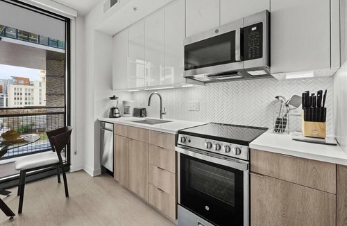NoMa House | Near Metro | Balcony & Desk | Near Historic Sites