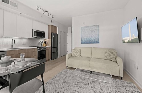 NoMa House | Near Metro | Balcony & Desk | Near Historic Sites