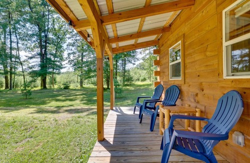 Warrens House | Near Trails, Lakes, Parks! Country Cabin