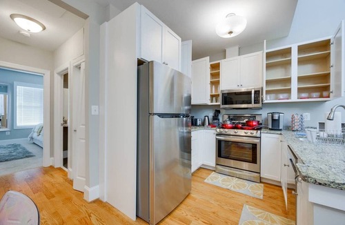 Old Town West Condo | ✨Nearby Metro✨Old Town Alexandria✨Walking Score 94