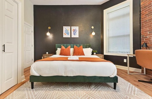 Point Breeze North Apartment | Netflix+BBQ+Free Parking Near Shops in East Liberty