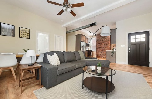 Point Breeze North Apartment | Netflix+Free Parking Near Shopping|Parks|Dining