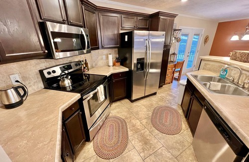 Floyd House | NetZero 3 Bedroom Farmhouse on Blue Ridge Parkway