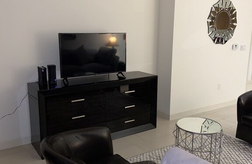 Channel District Apartment | NEW 1/1 Luxury Downtown Tampa Apt