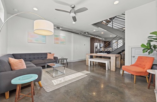 Cleveland Park House | New! 10 min to Broadway!/The Twang Townhouse