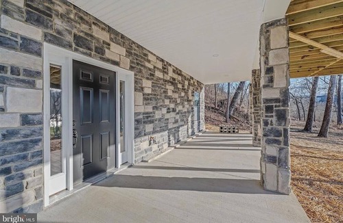 Millville House | New 15% discount I Riverfront, Hot Tub, BBQ, Game Room, Kayaks