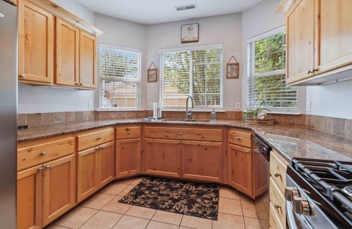 Northwest Boise City House | NEW! A Whimsical Escape | Gas Fireplace | Back Patio w/Chiminea | Spacious Master en Suite