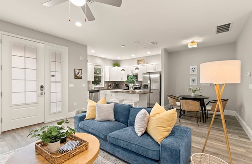Safety Harbor Apartment | NEW Canopy Cabana Luxury Downtown Apt