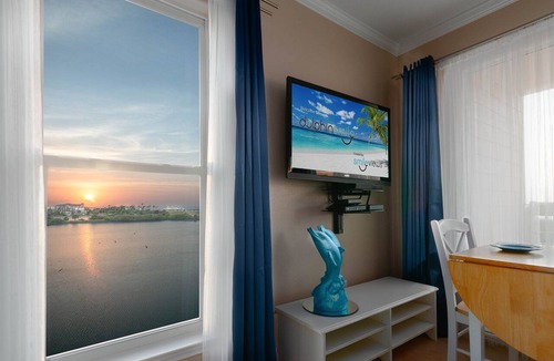 Galveston Condo | New Heated Pool & Hot Tub DolphinSmile