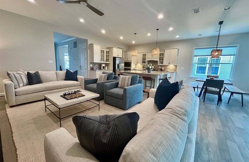 Frankford House | New Listing at Ocean View Beach Club! 4 BR, 3.5 BA