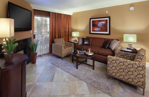 Las Vegas Resort | NEW LISTING! Holiday Inn Club Vacations *5 STARS* POOL HOT TUB Wi-Fi FIREPLACE