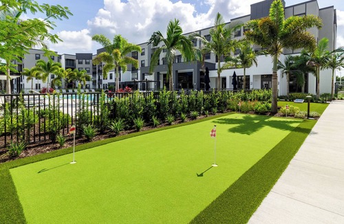 Diplomat Apartment | NEW Luxury 2 bedroom Apt near Downtown Fort Myers