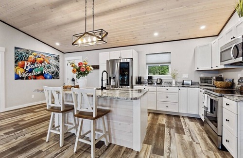 Bangor House | New Modern | Fire Pit | 4 BR/3 Baths