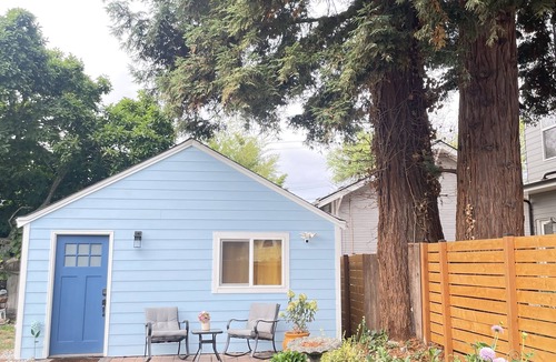 Roosevelt House | NEW private entry tiny home near GreenLake/Lightrail/I-5