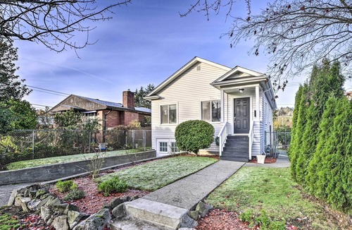 North Delridge House | NEW! Quaint Seattle Getaway, 4 Mi to Alki Beach!