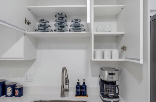 Little Ranches Apartment | New Spacious 3 Bedroom Apt With Rooftop Pool 2 Parking