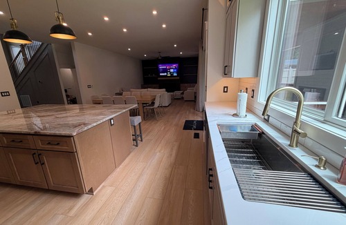 Durham House | Newly Built Spacious Luxury 5BR Home, 4 King Beds.