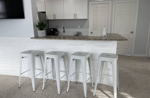 Fort Myers Beach House | Newly Renovated🌴Coral Reef Villa - Steps away from beach/private heated pool🌞
