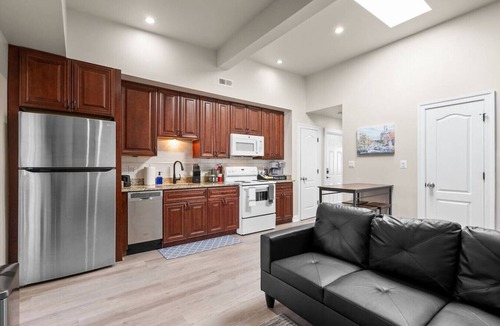 Trinidad Hotel | Newly Renovated Condo+2 BR+ Street Parking